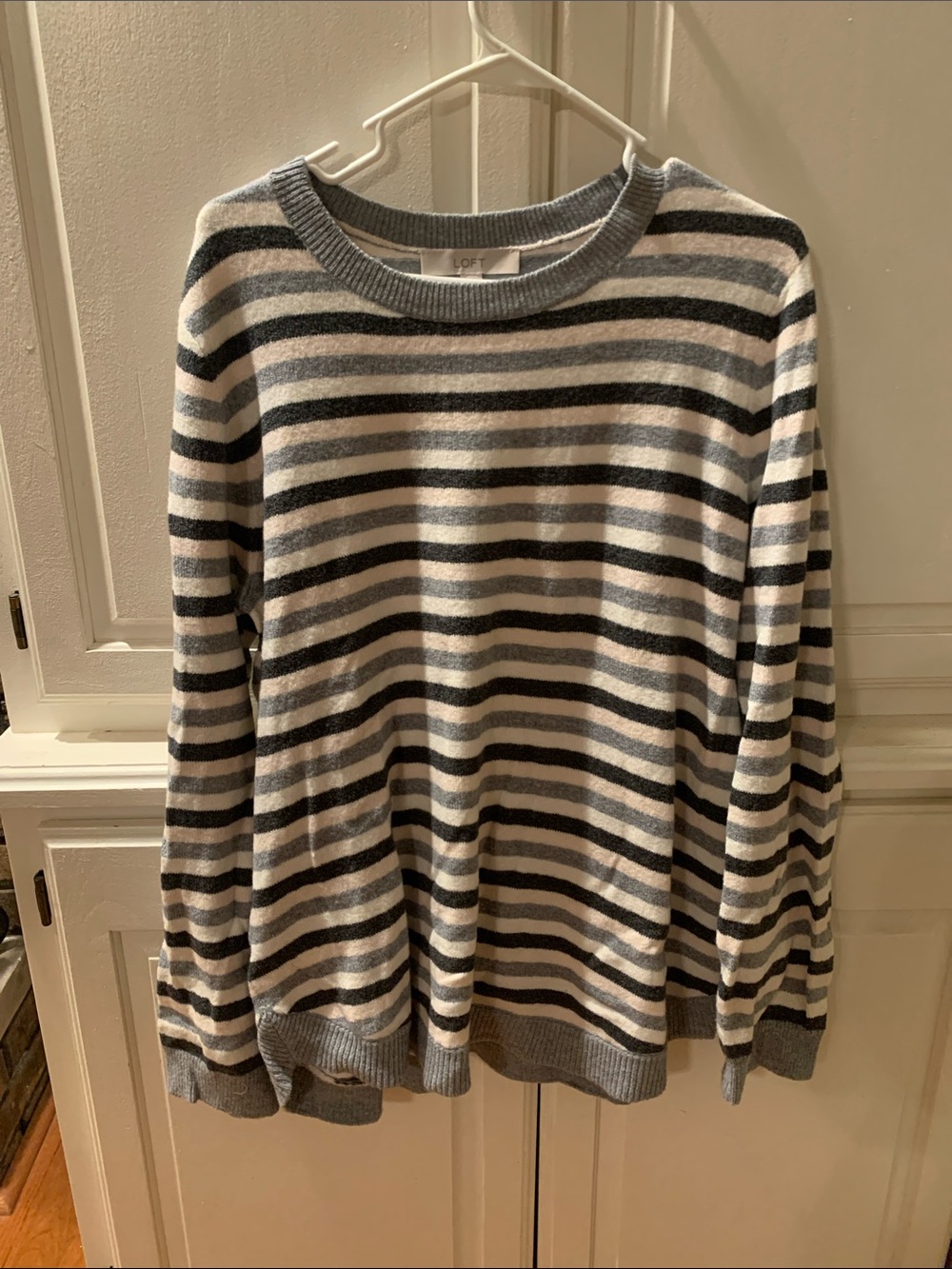 LOFT women’s Striped Crewneck Sweater — Gray & White
